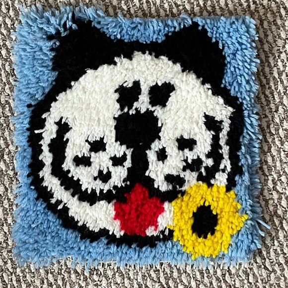Vintage Handmade Latch Hook Yarn Rug Dog Puppy 13" x 13" Art EUC - Picture 1 of 2